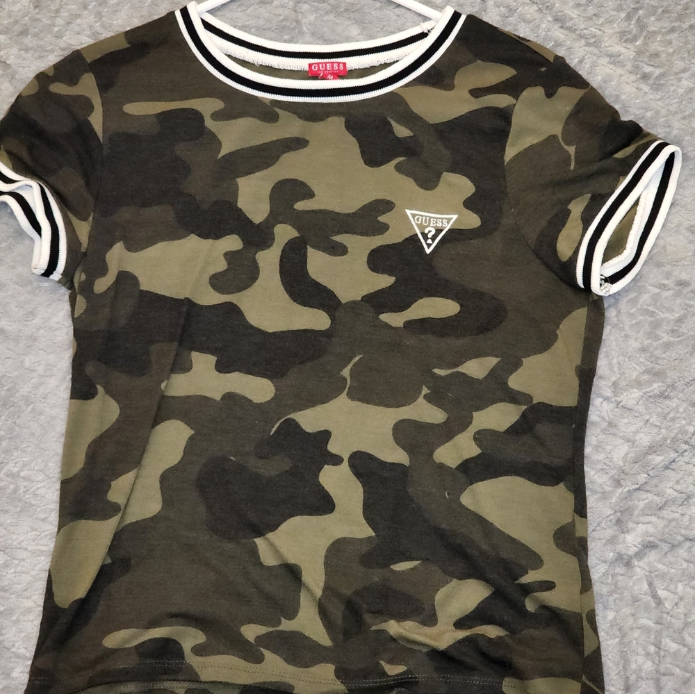 Used - Women's - GUESS Shirt- Size Medium